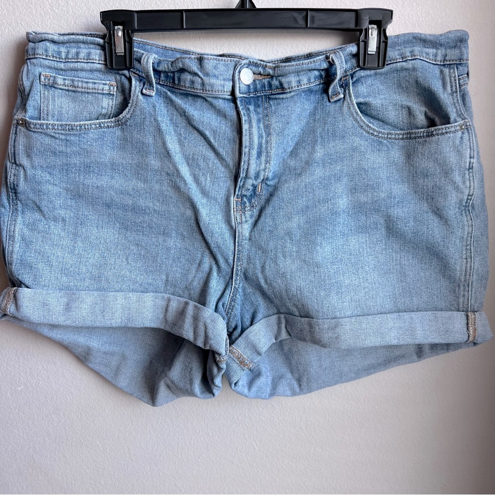 Old Navy Mid-Rise Boyfriend Shorts